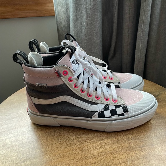 Vans Sk8-Hi MTE-2 in men’s 8.5 / women’s 10 - pink checkerboard - Picture 4 of 10